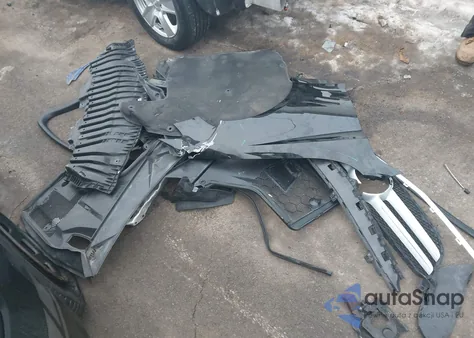 2018 Mercedes-Benz C 300 4Matic z USA, uszkodzony, nr VIN 55SWF4KB6JU260080